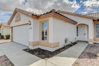 114 E Tamarack Dr in Henderson, NV - Building Photo - Building Photo