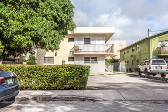 753 SW 5th St in Miami, FL - Building Photo - Building Photo