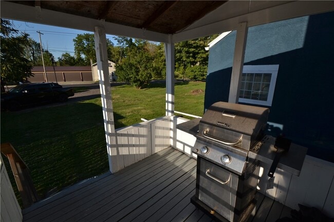 505 E Main St in Palmyra, NY - Building Photo - Building Photo