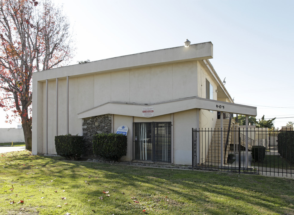 603 Karesh Ave in Pomona, CA - Building Photo