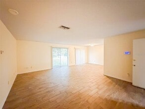 10319 Matchlock Dr in Orlando, FL - Foto de edificio - Building Photo