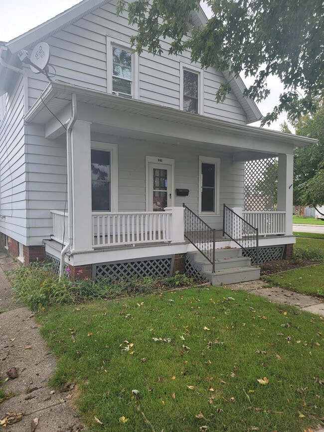 property at 304 1/2 State St