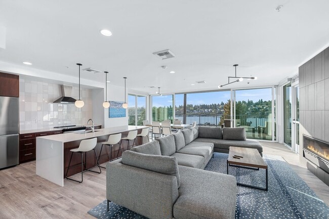 Flow Eastlake Apartments in Seattle, WA - Building Photo - Building Photo