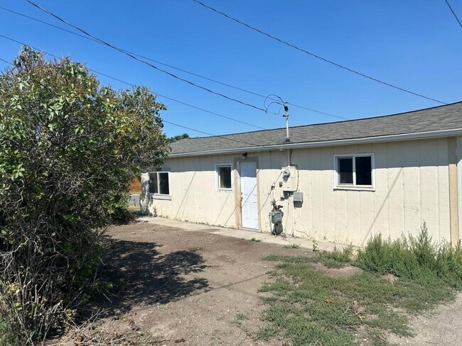 property at 1025 N Hannaford St