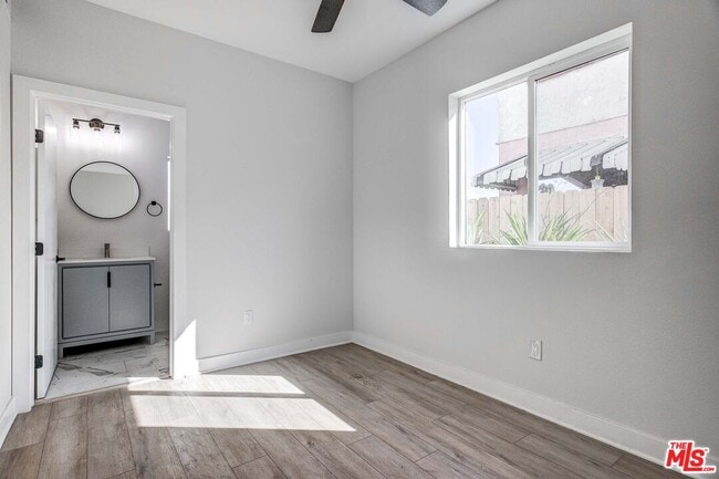 624 W 83rd St in Los Angeles, CA - Building Photo - Building Photo