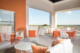 Crestview Commons Apartments in Austin, TX - Building Photo - Building Photo