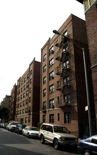100 E 21st St in Brooklyn, NY - Foto de edificio