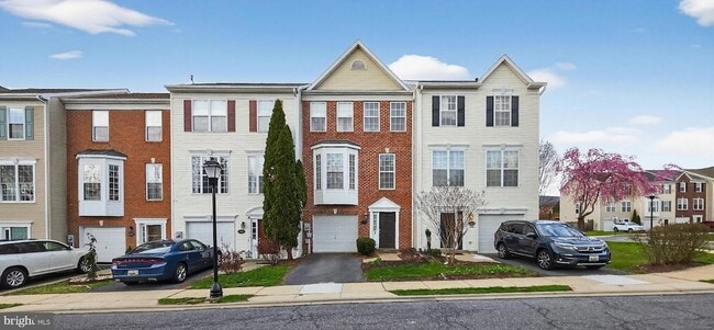 2483 Lakeside Drive in Frederick, MD - Foto de edificio - Building Photo