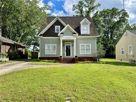 1594 Hardin Ave in College Park, GA - Building Photo