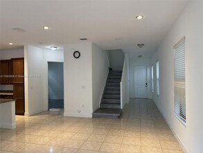 3299 W 96 Pl in Hialeah, FL - Building Photo - Building Photo