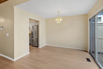 1252 S Parkside Dr in Palatine, IL - Building Photo - Building Photo