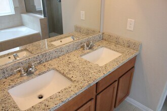 24946 Pavarotti Pl in Park Row, TX - Foto de edificio - Building Photo