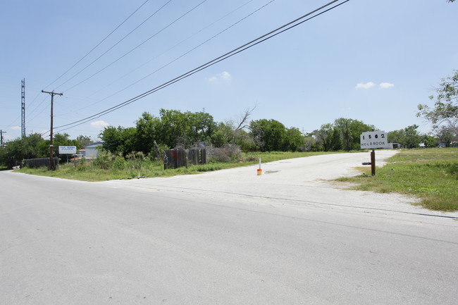 Top Hand Mobile Home Park in San Antonio, TX - Building Photo - Building Photo