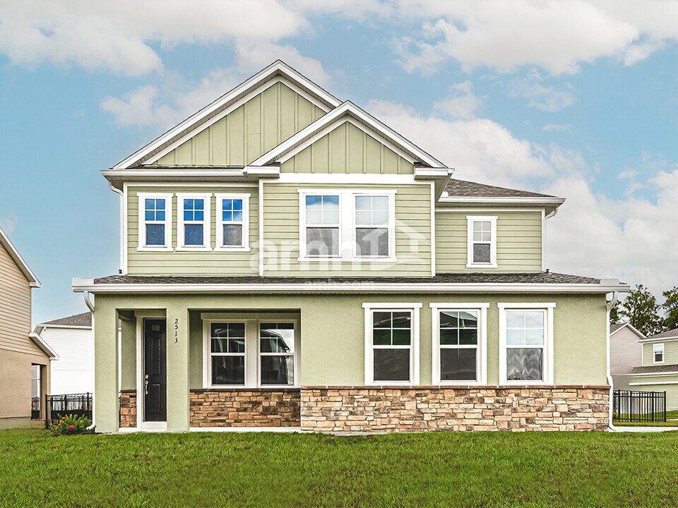 2508 Feather Crst Dr in St. Cloud, FL - Building Photo