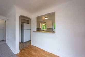 851 S 54th St, Unit 851 in Tacoma, WA - Foto de edificio - Building Photo