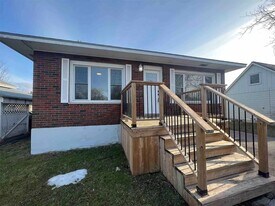 259 Sidney St in Quinte West, ON - Building Photo