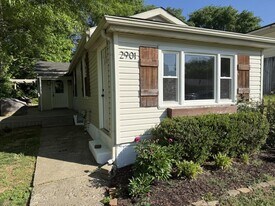 2901 Lindsay Ave in Louisville, KY - Building Photo