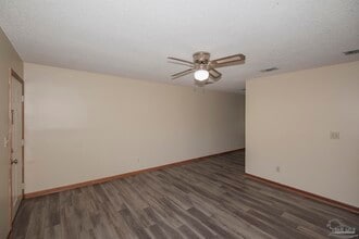 496 Lownde Ave in Pensacola, FL - Building Photo - Building Photo