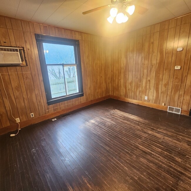 124 Kentucky Ave in Danville, IL - Building Photo - Building Photo