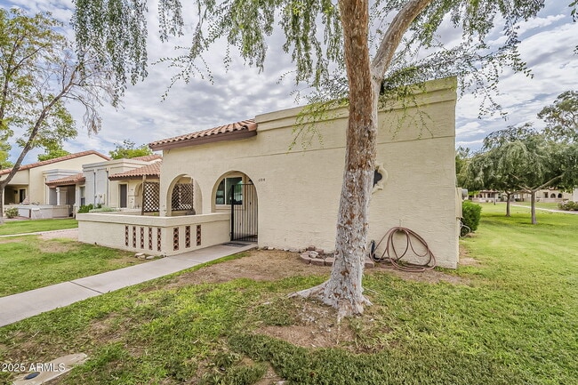 5136 E Evergreen St in Mesa, AZ - Foto de edificio - Building Photo