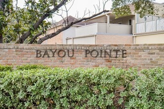 44 Bayou Pointe Dr in Houston, TX - Building Photo - Building Photo