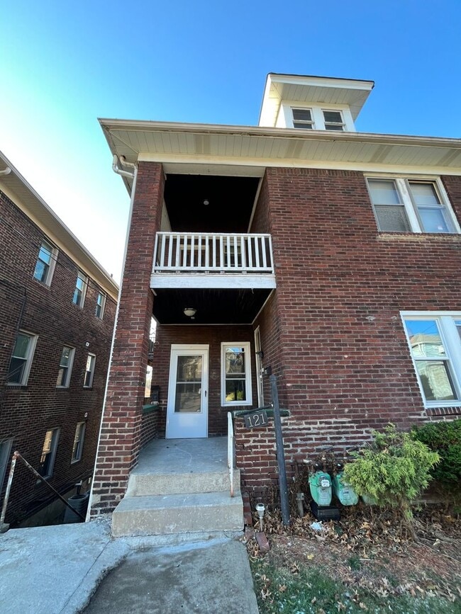 property at 121 W Virginia Ave