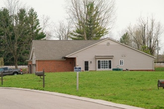 901 Chelsea Ridge in Howell, MI - Foto de edificio - Building Photo