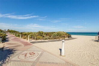 7800 Collins Ave, Unit 405 in Miami, FL - Building Photo - Building Photo