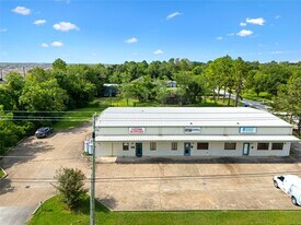 8019 Farm to Market 517 Rd W in Dickinson, TX - Building Photo