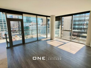 153 N Desplaines St-Unit -3 in Chicago, IL - Building Photo - Building Photo