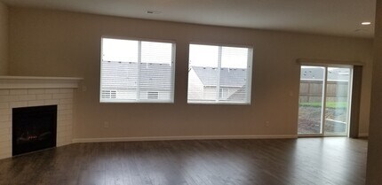 3615 NE Laurel St in Camas, WA - Building Photo - Building Photo