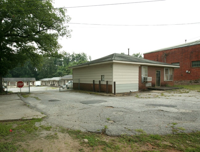 Oakdale Apartments in Greenville, SC - Foto de edificio - Building Photo