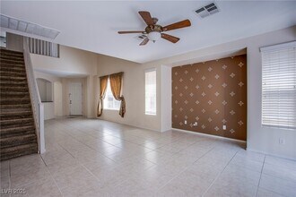10334 Wood Plank Ln in Las Vegas, NV - Building Photo - Building Photo