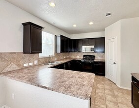 3314 Candleside Dr in San Antonio, TX - Building Photo - Building Photo