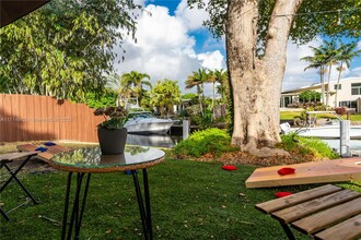 2454 Nassau Ln in Fort Lauderdale, FL - Building Photo - Building Photo