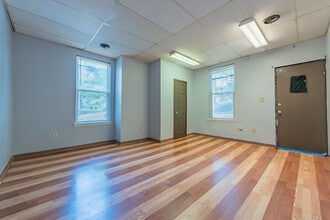 104 N Graham St in Pittsburgh, PA - Foto de edificio - Building Photo