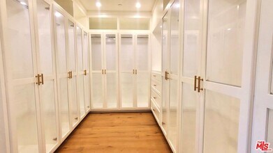 9607 Kirkside Rd in Los Angeles, CA - Building Photo - Building Photo