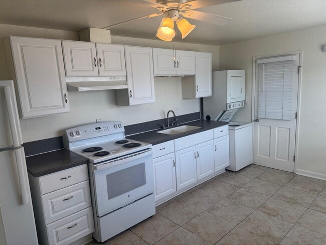 3769 Z St in San Diego, CA - Foto de edificio - Building Photo
