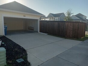 8423 Martinique Mews in Rowlett, TX - Building Photo - Building Photo