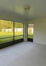 104 S Coopers Hawk Way in Palm Coast, FL - Building Photo - Building Photo