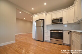 58 Foster St, Unit 2 in Boston, MA - Building Photo - Building Photo