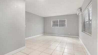 626 SW 14th Ave, Unit 114 in Fort Lauderdale, FL - Building Photo - Building Photo