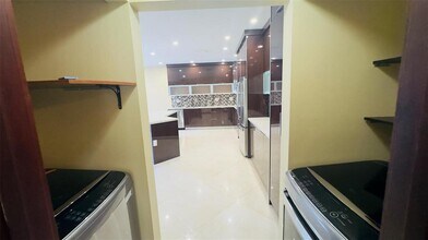 1094 Redwood St in Hollywood, FL - Building Photo - Building Photo