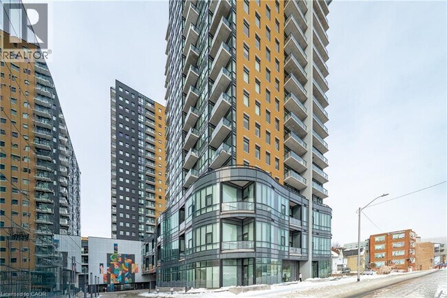 100 Garment St in Kitchener, ON - Building Photo - Building Photo