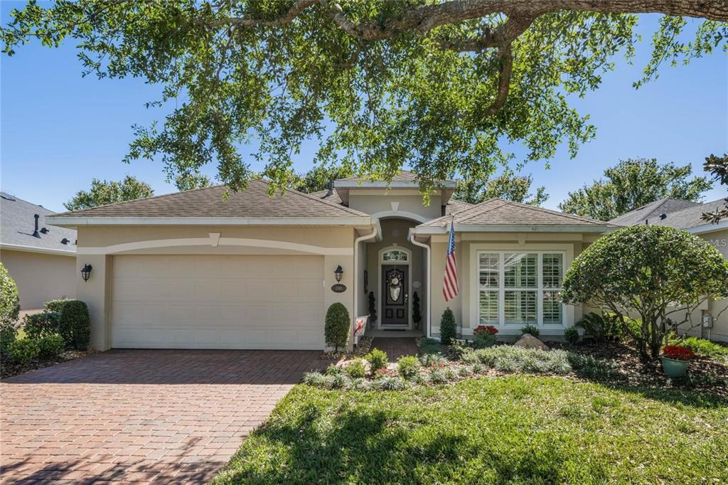 1385 Abbot Way in DeLand, FL - Foto de edificio