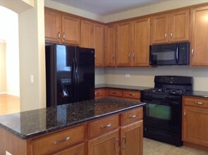 3801 Cherry Tree Ln in Joliet, IL - Building Photo - Building Photo