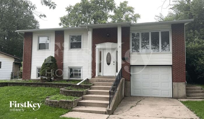 534 Longwood Dr in Glenwood, IL - Building Photo
