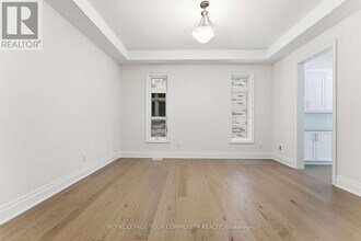 15 Saxby Farm Ave in King, ON - Building Photo - Building Photo