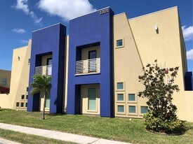 10 W Daffodil Ave in McAllen, TX - Building Photo