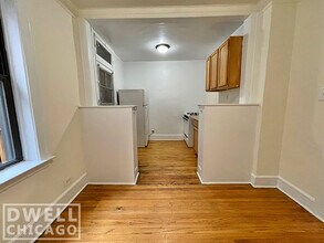 2331 N Spaulding Ave, Unit 1 in Chicago, IL - Building Photo - Building Photo